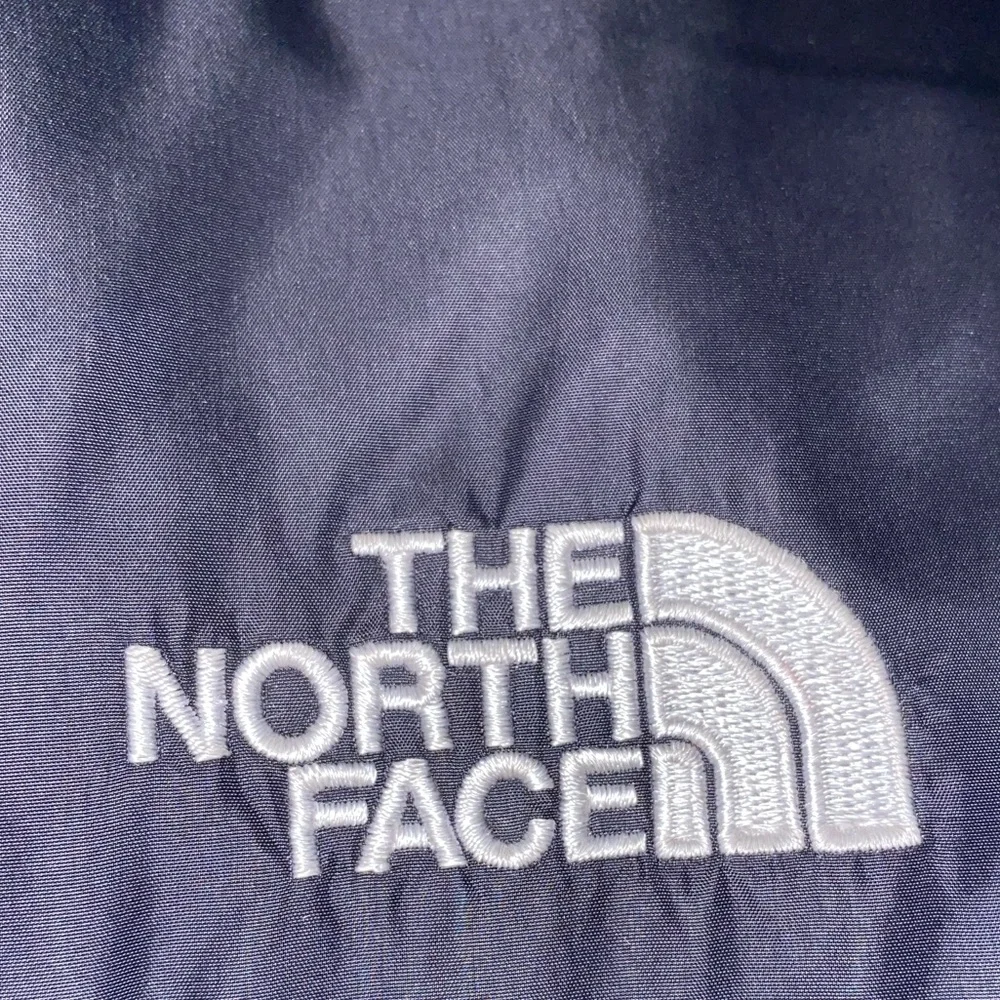 The North Face Classic Black Puffer Jacket - Picture 4 of 8